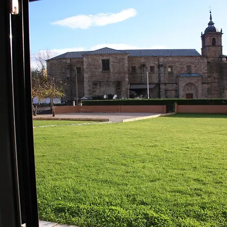 Pensión Ubaldo Nieto Carracedo del Monasterio